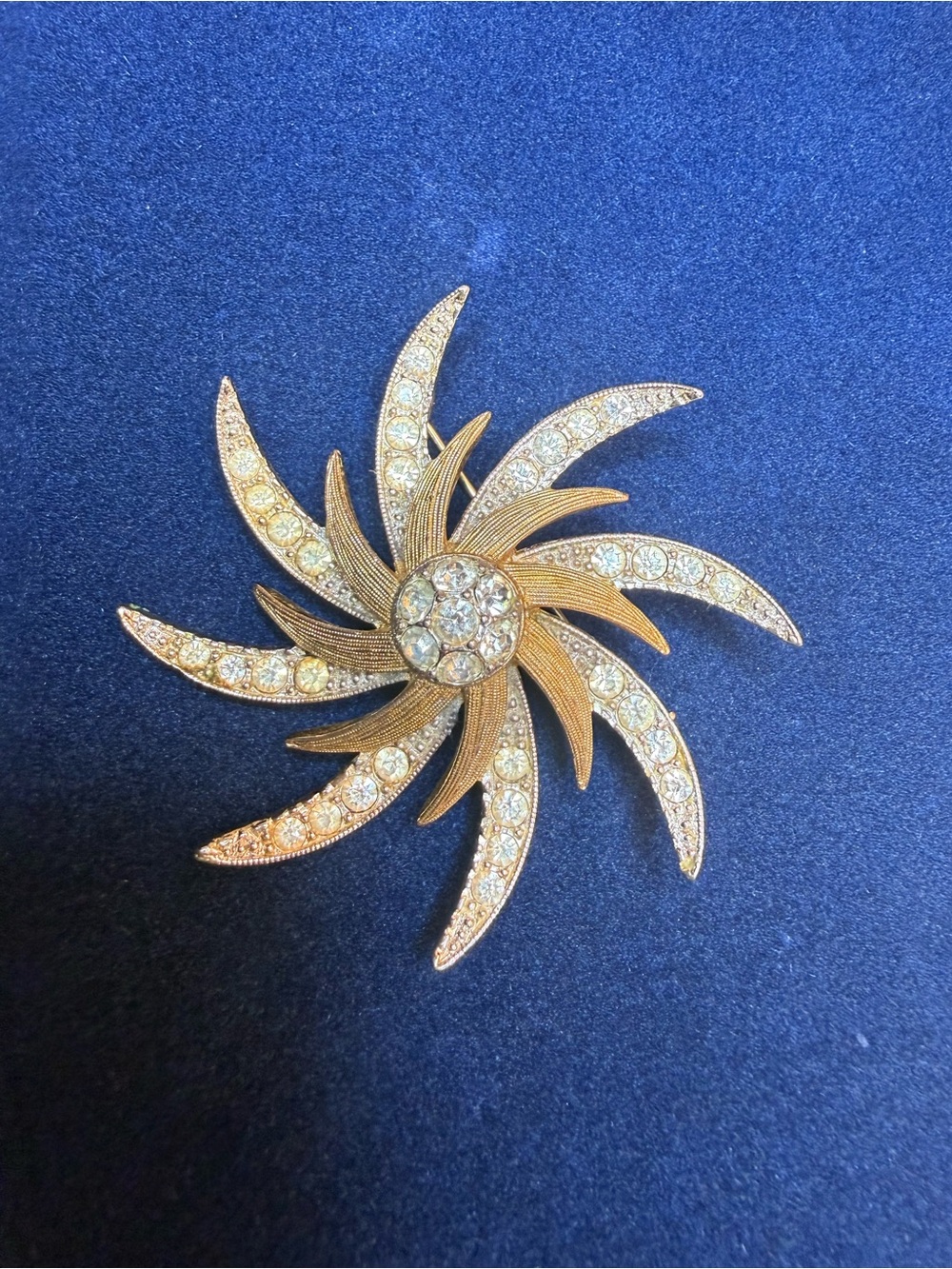 Vintage Sarah Coventry “Evening Comet” Rhinestone Starburst Brooch Gold Tone - Picture 3 of 9